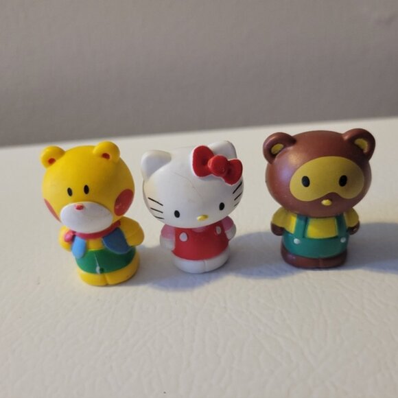 Hello Kitty Mini Figures and stickers - Picture 6 of 7